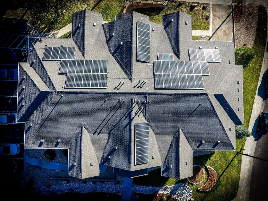 Φωτοβολταϊκά στη στέγη για Ιδιώτες και Αγρότες